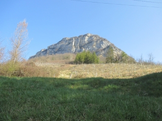 LE VILLAGE ROND D ONCIEU PAR ARGIS -ain