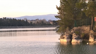 PIC DE MONTAHUT DEPUIS LE LAC DE CAVAYERE-aude