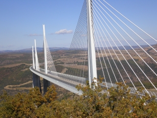 VIADUC DE MILLAU - PLATEAU DE LARZAC