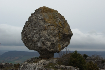TOURNEMIRE - CORNICHES DU CERNON-aveyron