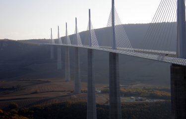 Autour du Viaduc de MILLAU-aveyron