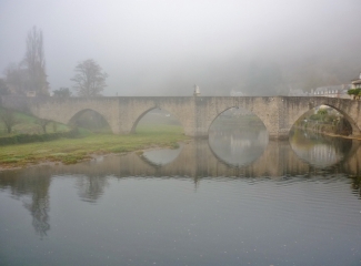 AUTOUR D ESTAING-aveyron