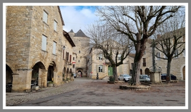 AU SUD DE VILLENEUVE D AVEYRON-aveyron