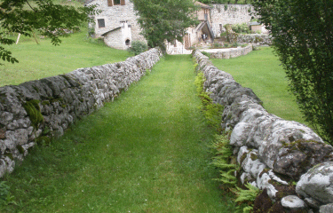 ST LEONS - SUR LE PLATEAU DU LEVEZOU-aveyron