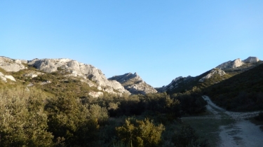 MAUSSANE-LES-APILLES - LES AMANTS-bouches-du-rhone