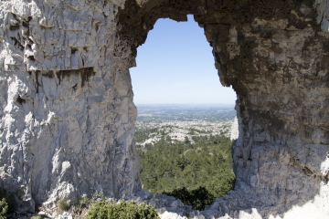 ROCHER DES 2 TROUS - PLATEAU DE CAUME - ST REMY DE PROVENCE-bouches-du-rhone