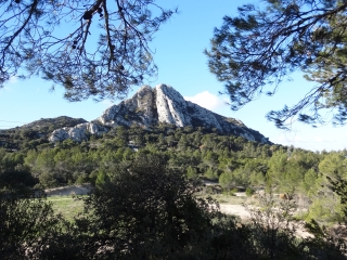 EYGALIERES - LE TOUR DES CALANS