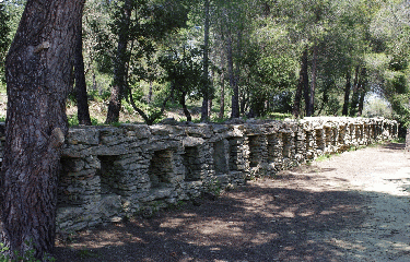 AUTOUR DE CORNILLON-bouches-du-rhone