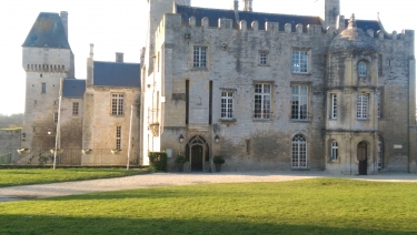 SUR LES TRACES DES BARONS DE CREULLY-calvados