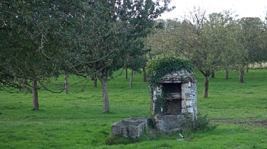LA MOTTE DE BRIQUESSARD-calvados