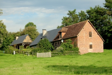 LIVAROT-PAYS-D AUGE ( AUQUAINVILLE-FERVAQUES)-calvados