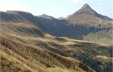 PUY CHAVAROCHE - BRECHE DE ROLLAN-cantal