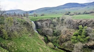 BOUCLE DE 12 KM AUTOUR DE MONTGRELEIX-cantal