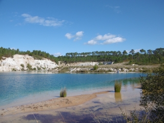 GUIZENGEARD - SENTIER DE DECOUVERTE DES CARRIERES D ARGILE-charente