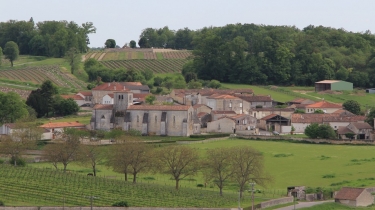 ST PREUIL - 3 CLOCHERS-charente