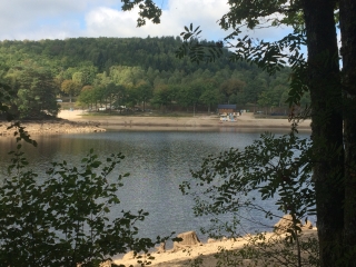 AUTOUR DU LAC DE TREIGNAC-correze