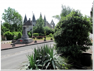 LA FORET DE RETZ ENTRE FLEURY ET LONGPONT-aisne