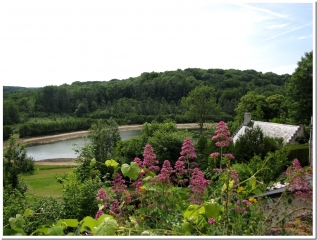 LE CHATEAU DE MONTGOBERT-aisne