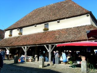 DES HALLES DE MARIGNY AU CHATEAU DE GANDELU-aisne