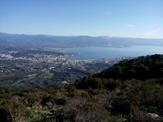 CHATEAU DE LA PUNTA PAR LE SENTIER DES FONTAINES-corse-du-sud