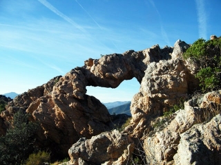 ROCHE PERCEE DE CAURO -corse-du-sud