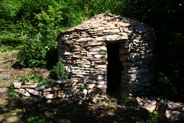 SENTIERS DES CABOTTES A PERNAND-VERGELESSES-cote-dor-dijon