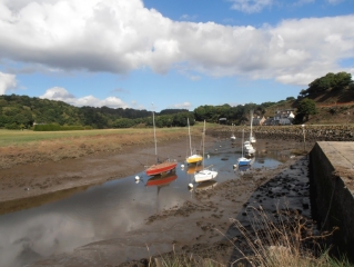 AUTOUR DE QUEMPER-GUEZENNEC-cotes-d-armor