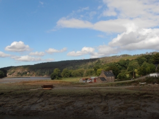 AUTOUR DE QUEMPER-GUEZENNEC-cotes-d-armor