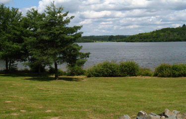 Tour de lac de Mialet -dordogne