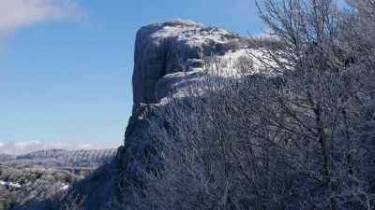 PIERRE CHAUVE EN RAQUETTES A NEIGE-drome