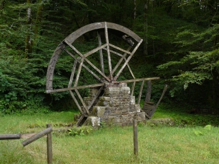 HUELGOAT- LE GRAND TOUR-finistere