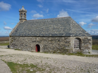 SAINT-RIVOAL - SOMMET DU MENEZ-finistere