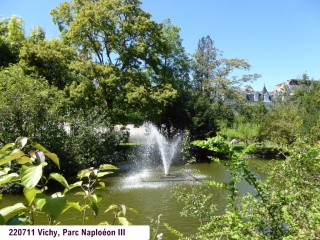VICHY - REINE DES VILLES D EAU-allier