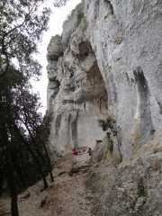 MEJANNES-LE-CLAP - ARCHES -GROTTES ET MENHIRS-gard