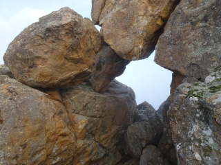 ROCHE PERCEE - CHAPELLE ST JEAN-gard