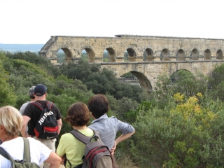 DU CHEMIN DE LA PIERRE AU PONT DU GARD-gard