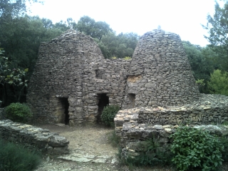 BLAUZAC LE PONT ROMAIN -  LES CAPITELLES-gard