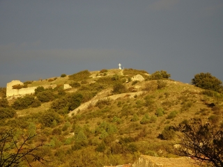 LE CASTELLAS DE THEZIERS ET LES FOSSES DE FOURNES-gard