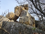 LE PIN - LA ROCHE PERCEE PAR LE VALLON DE LA VEYRE-gard