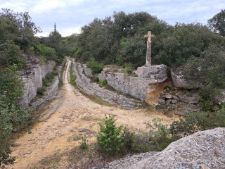 DE VERS-PONT DU GARD à CASTILLON DU GARD-gard