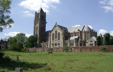 A L OMBRE DE LA CATHEDRALE DE LA LYS-belgique