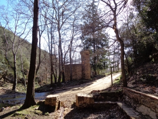 VARIANTE LONGUE DE CANTALLOPS AU CHATEAU DE REQUESENS-espagne