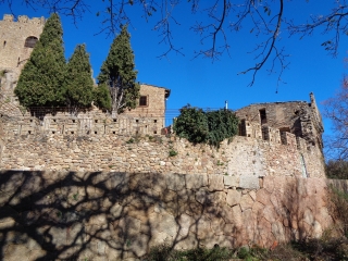 VARIANTE LONGUE DE CANTALLOPS AU CHATEAU DE REQUESENS-espagne