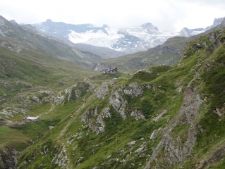 RANDO VERS LE REFUGE BENEVOLO-italie