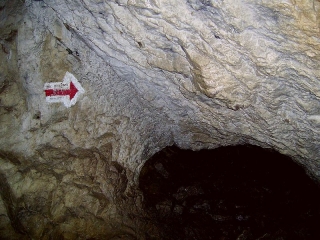 JASKINIA MYLNA-reste-du-monde