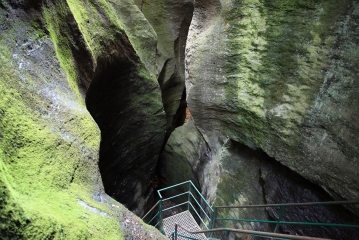 ITALIE - ORRIDI DI URIEZZO -reste-du-monde