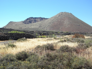 LANZAROTE - YE - CRATERE DE LA CORONA-reste-du-monde