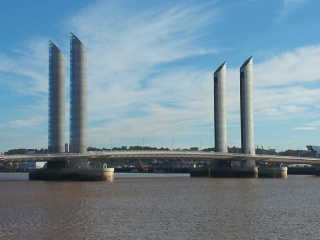 BORDEAUX - LES 2 PONTS-gironde