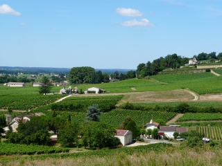 SAINT EMILION - VILLE- VIGNES - CHATEAUX - GROTTES-gironde