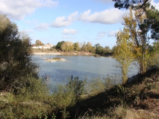 LUDON-MEDOC PAR LAC LAROUMEY ET CHATEAU GISCOURS-gironde